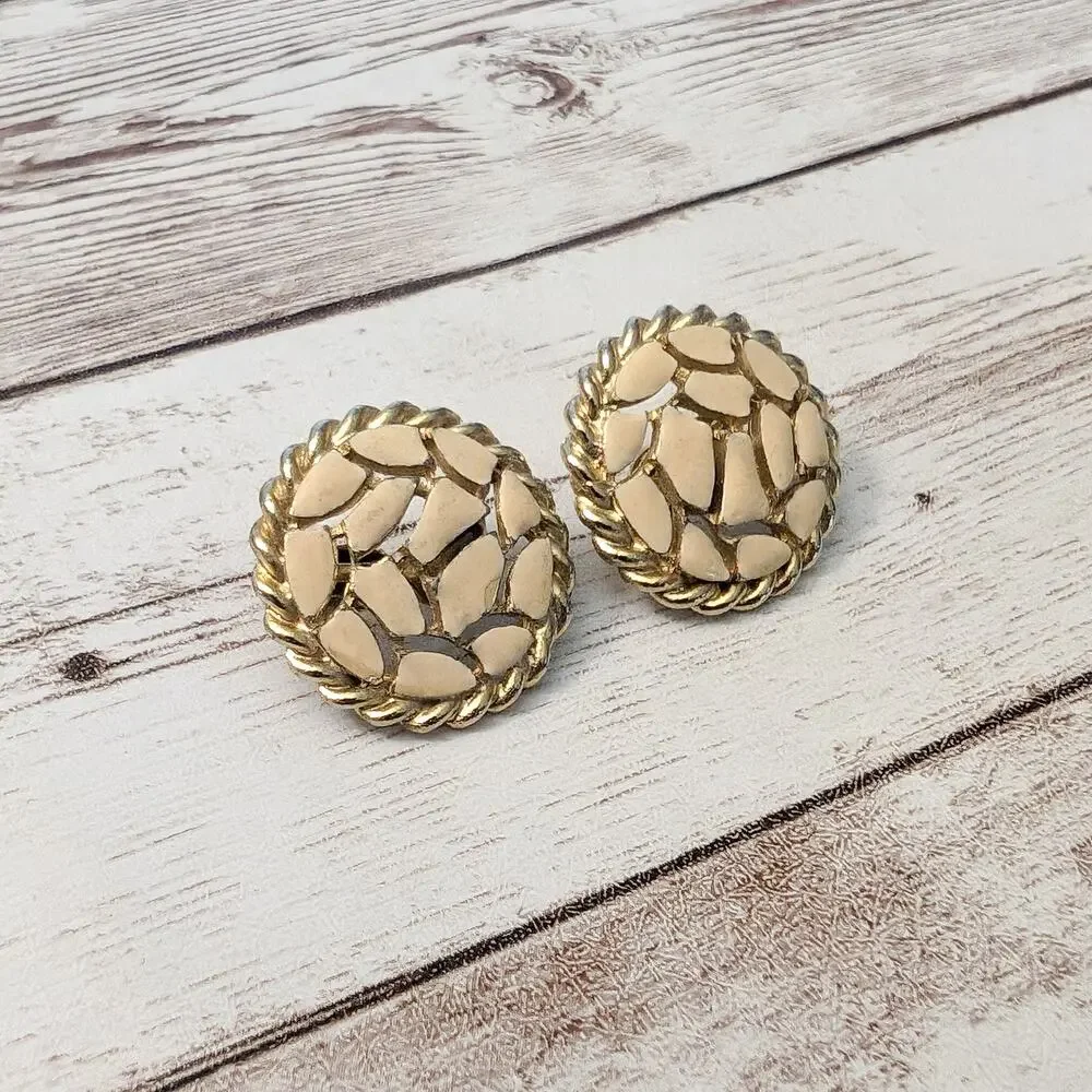 Vintage Clip On Earrings - Cream & Gold Tone Fancy Design